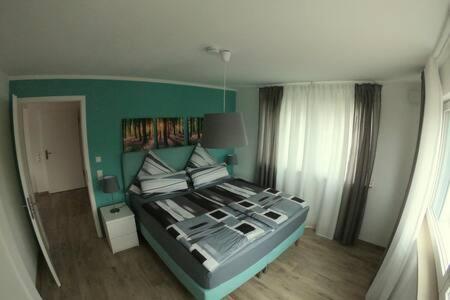 Ferienwohnungen Lamisto Am Waldesrand Neckartenzlingen Exterior foto